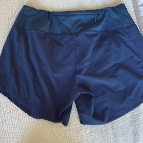 Oiselle women’s shorts - Picture 4 of 5